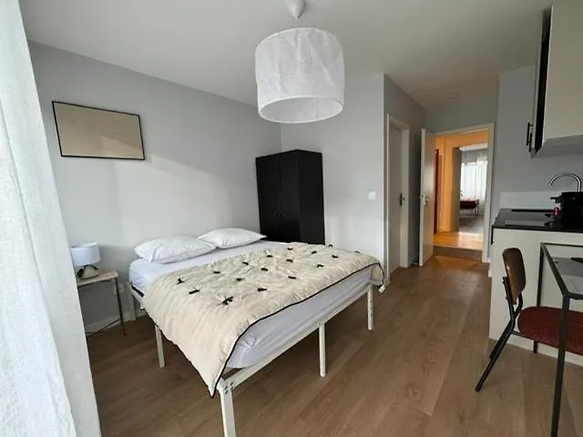 M073 Marquer Joli Centre D'annemasse *
