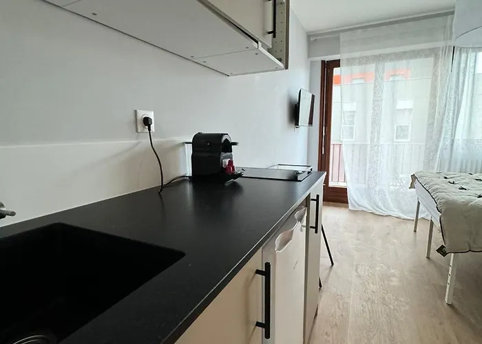 M073 Marquer Joli Centre D'annemasse *
